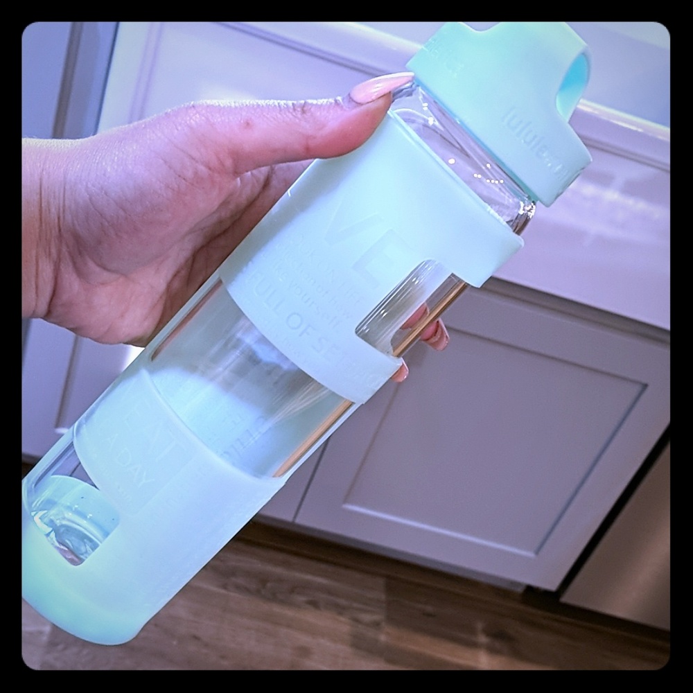 Lululemon manifesto water bottle